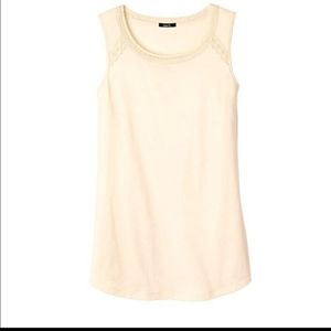1x(18/20) Crochet  cream soft tank  Avon cream